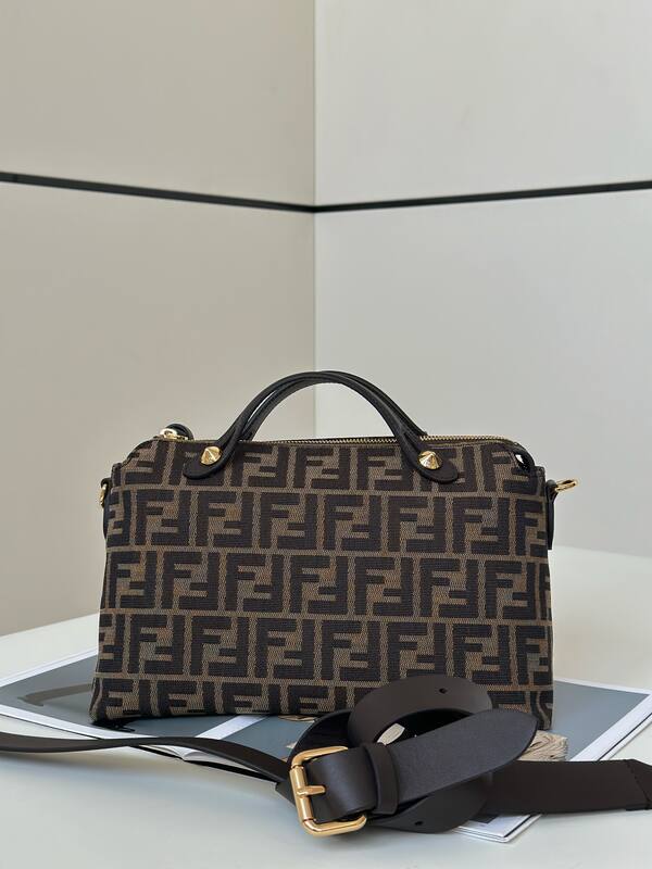 Fendi shoulder bag — Premium Replica