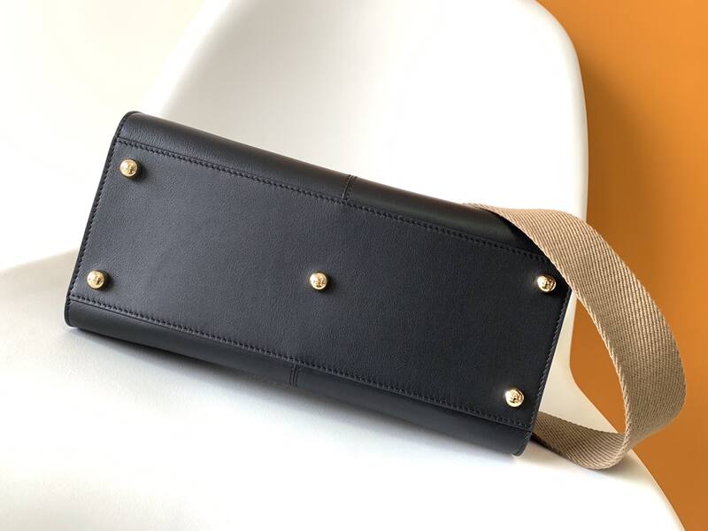 Fendi Peekaboo Black 33x22x14cm shoulder bag — Premium Replica