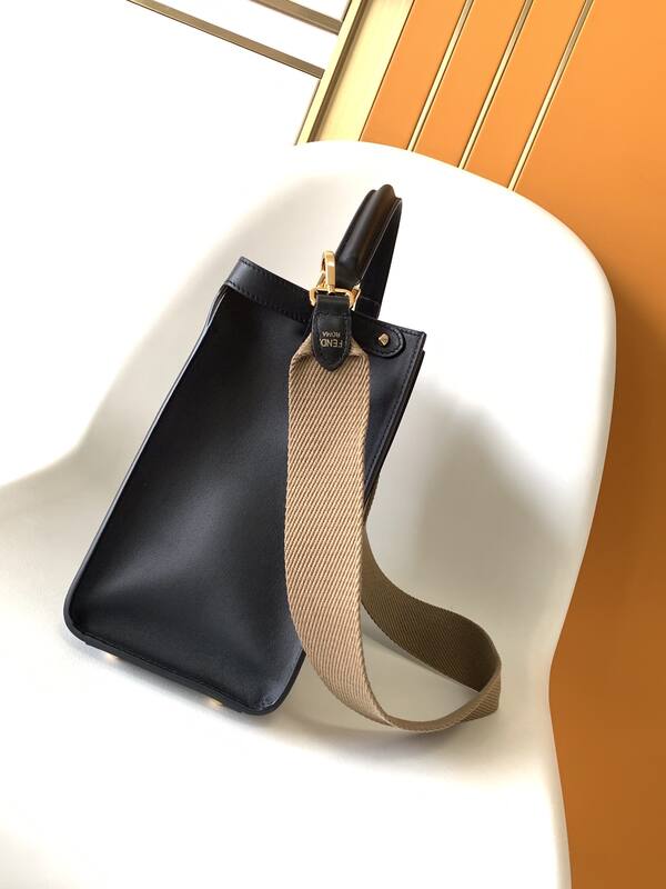 Fendi Peekaboo Black 33x22x14cm shoulder bag — Premium Replica