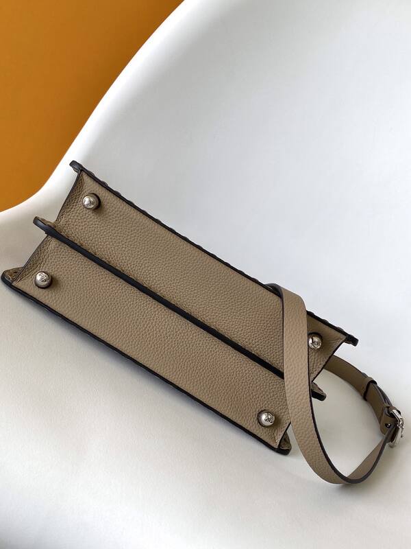 Fendi Peekaboo Beige 33x22x14cm shoulder bag — Premium Replica