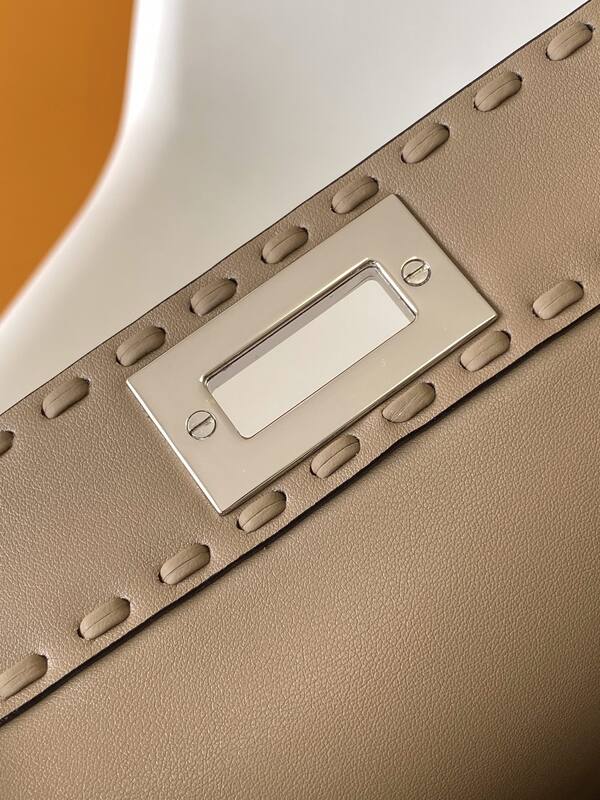 Fendi Peekaboo Beige 33x22x14cm shoulder bag — Premium Replica