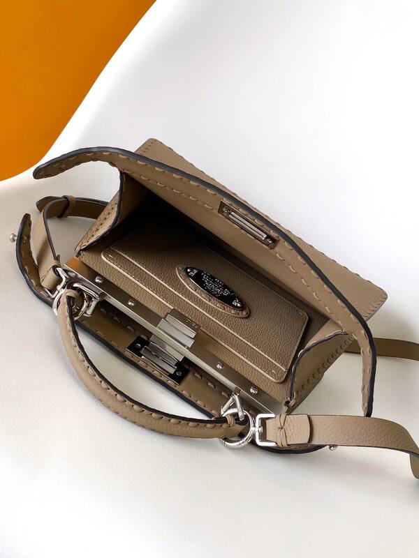 Fendi Peekaboo Beige 33x22x14cm shoulder bag — Premium Replica