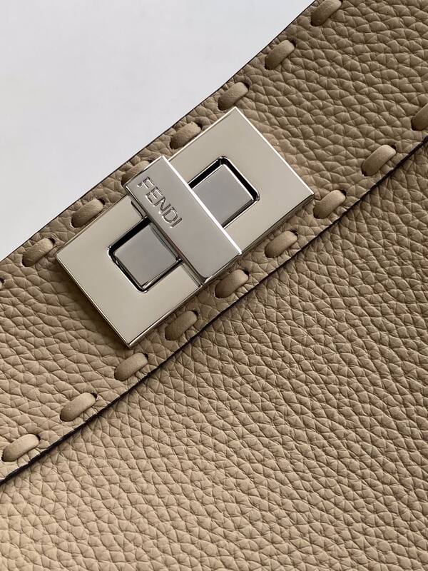 Fendi Peekaboo Beige 33x22x14cm shoulder bag — Premium Replica