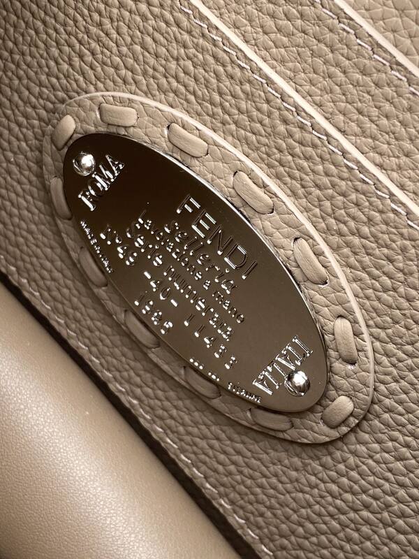 Fendi Peekaboo Beige 33x22x14cm shoulder bag — Top Quality Replica