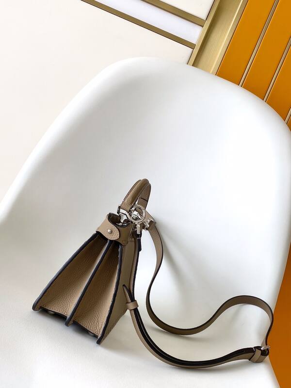 Fendi Peekaboo Beige 33x22x14cm shoulder bag — Top Quality Replica