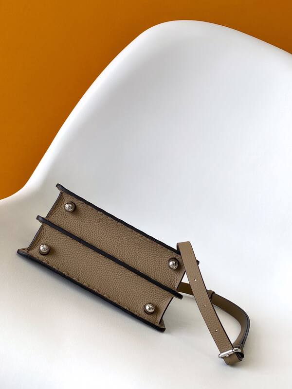 Fendi Peekaboo Beige 33x22x14cm shoulder bag — Top Quality Replica