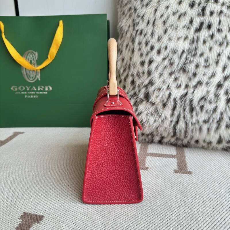 Goyard Red shoulder bag — AAA Quality Replica