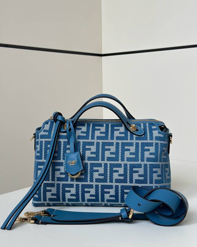 Fendi shoulder bag — Premium Replica