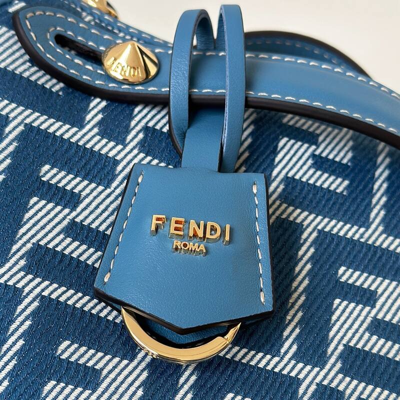 Fendi shoulder bag — 1:1 Replica