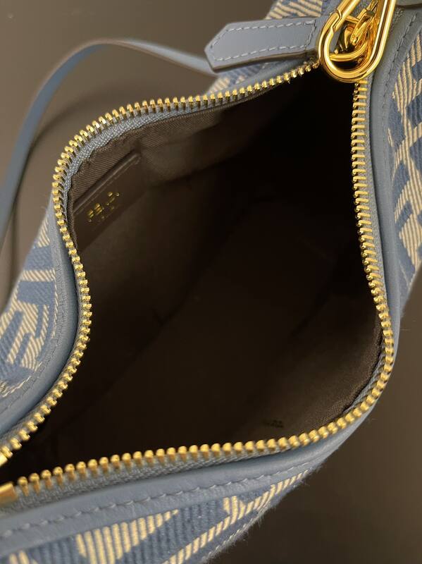 Fendi Blue 25x18x10cm shoulder bag — 1:1 Replica