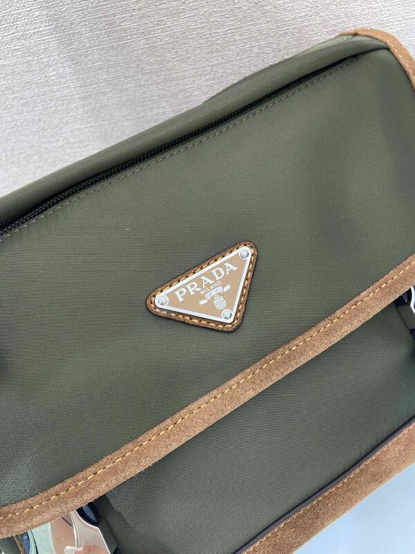 Prada Brown 25x18x10cm shoulder bag — Premium Replica