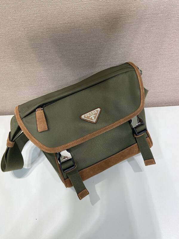 Prada Brown 25x18x10cm shoulder bag — Premium Replica