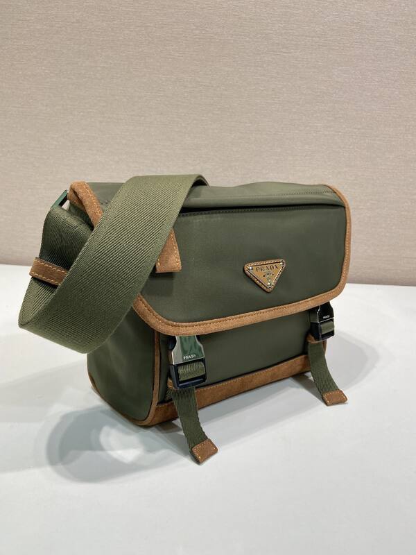 Prada Brown 25x18x10cm shoulder bag — Premium Replica