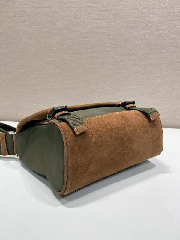 Prada Brown 25x18x10cm shoulder bag — Premium Replica