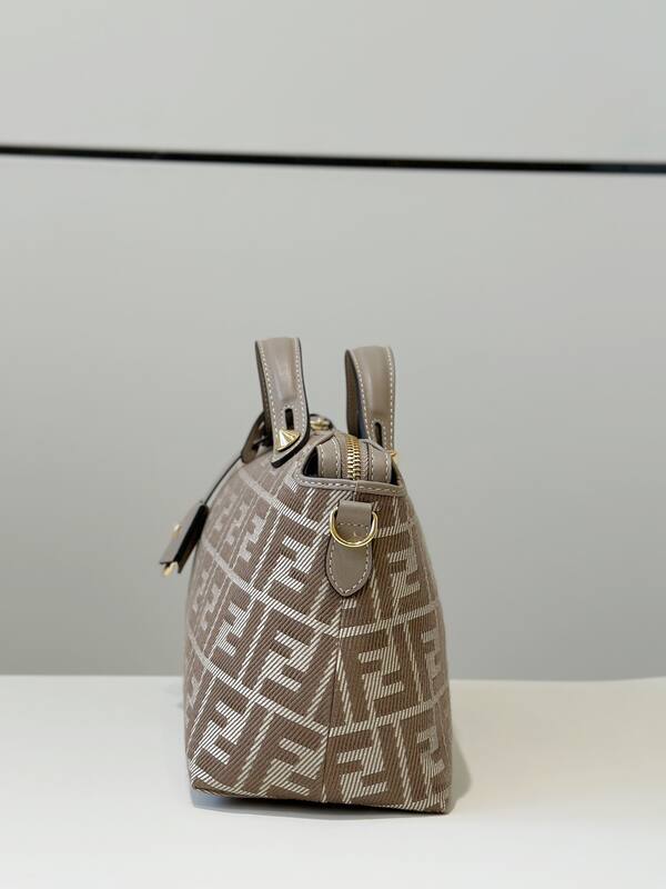 Fendi shoulder bag — AAA Quality Replica