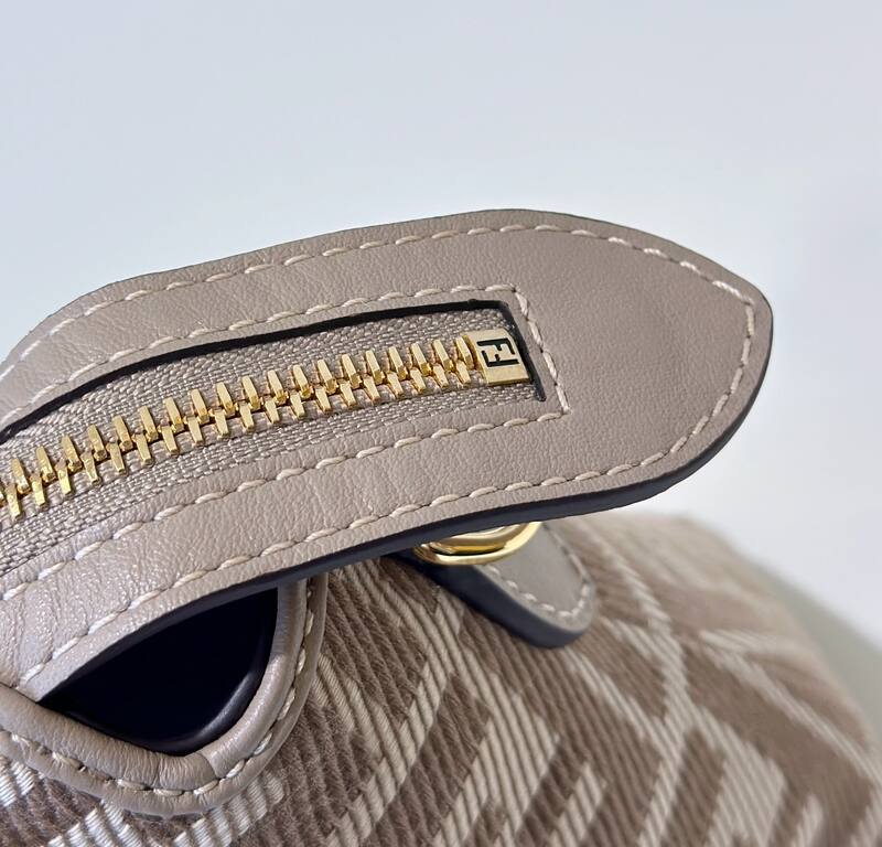Fendi shoulder bag — AAA Quality Replica