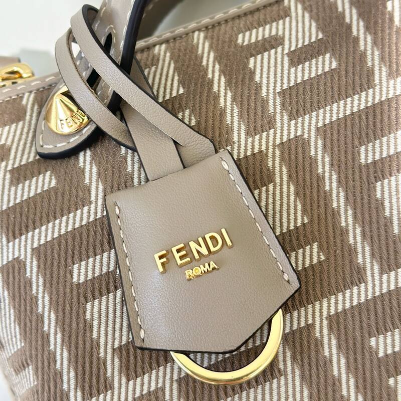 Fendi shoulder bag — 1:1 Replica