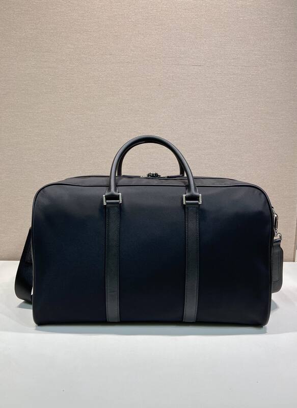 Prada Black 25x18x10cm shoulder bag — 1:1 Replica