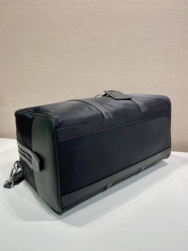 Prada Black 25x18x10cm shoulder bag — 1:1 Replica