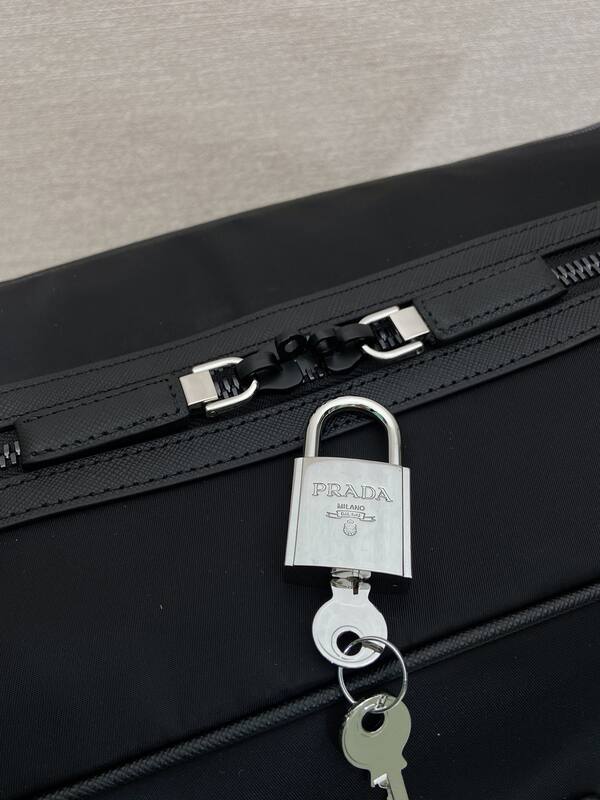 Prada Black 25x18x10cm shoulder bag — 1:1 Replica