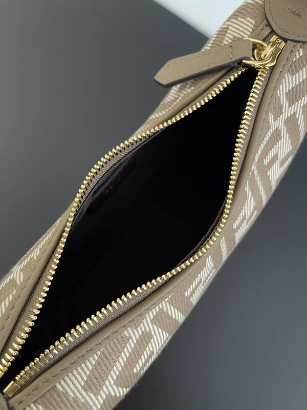 Fendi Monogram 25x18x10cm shoulder bag — Top Quality Replica