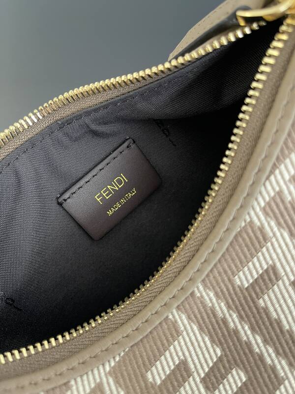 Fendi Monogram 25x18x10cm shoulder bag — Top Quality Replica
