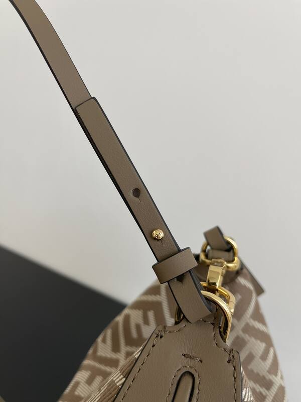 Fendi Monogram 25x18x10cm shoulder bag — Top Quality Replica