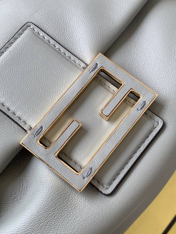 Fendi Green 25x18x10cm shoulder bag — Premium Replica