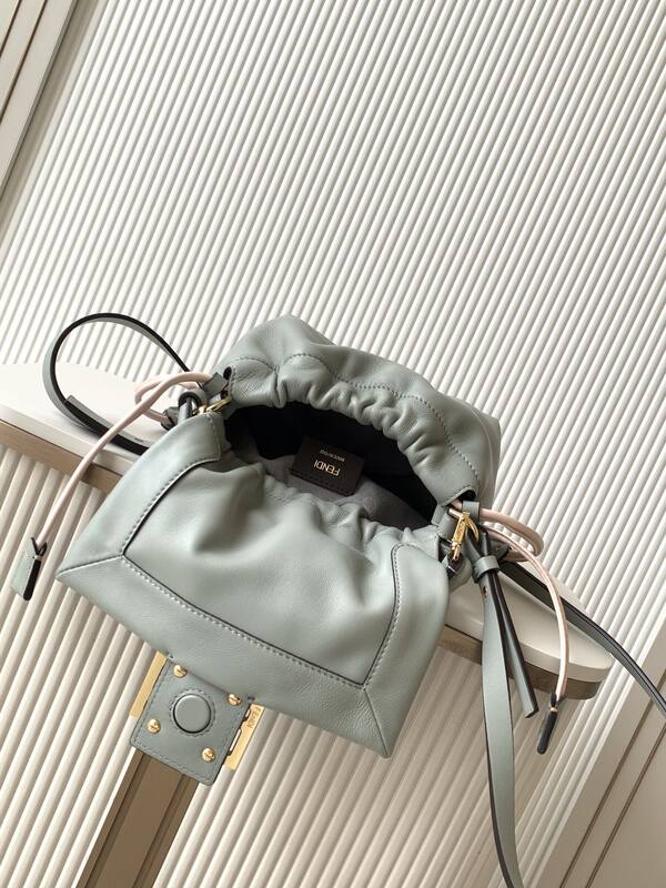 Fendi Green 25x18x10cm shoulder bag — Premium Replica