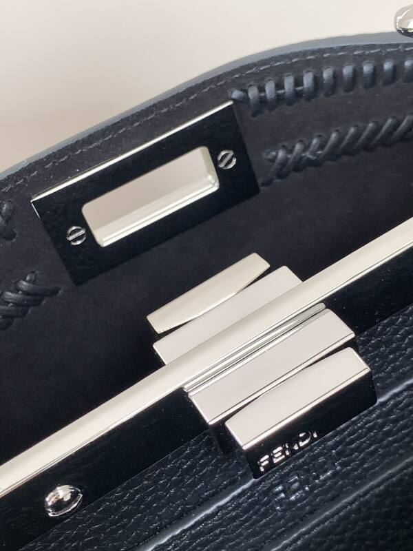 Fendi Peekaboo Black 33x22x14cm shoulder bag — Premium Replica