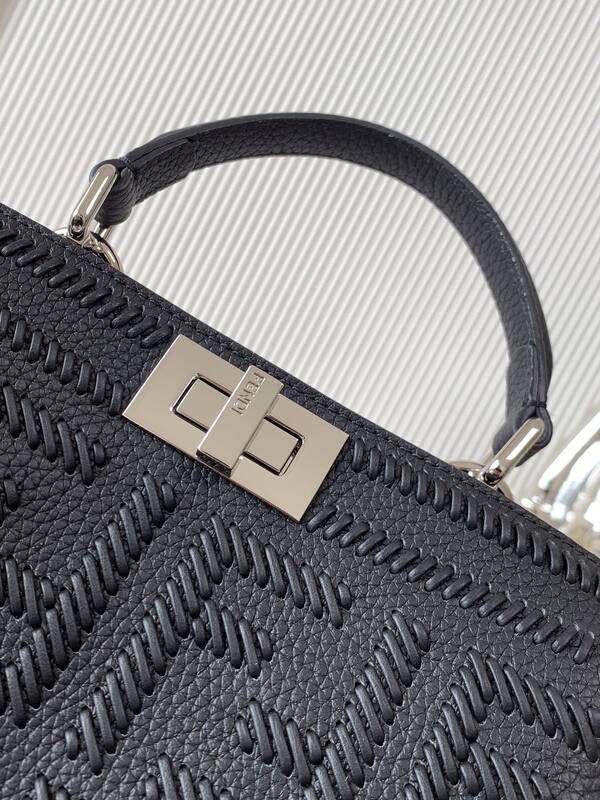 Fendi Peekaboo Black 33x22x14cm shoulder bag — Premium Replica