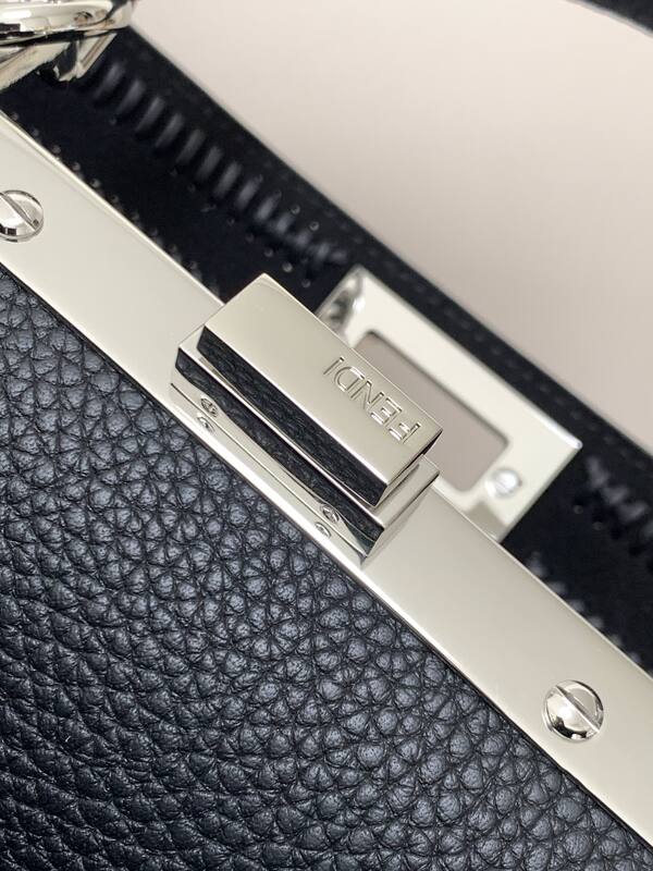 Fendi Peekaboo Black 33x22x14cm shoulder bag — Premium Replica