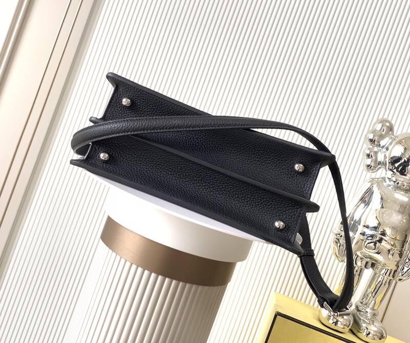 Fendi Peekaboo Black 33x22x14cm shoulder bag — Premium Replica