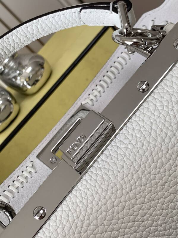 Fendi Peekaboo White 33x22x14cm shoulder bag — Top Quality Replica