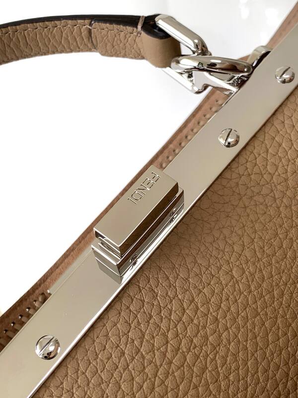 Fendi Peekaboo Beige 33x22x14cm shoulder bag — 1:1 Replica