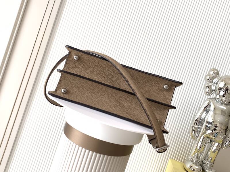 Fendi Peekaboo Beige 33x22x14cm shoulder bag — 1:1 Replica