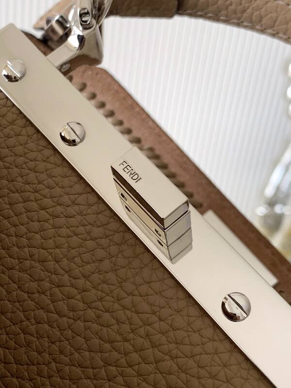 Fendi Peekaboo Beige 33x22x14cm shoulder bag — 1:1 Replica