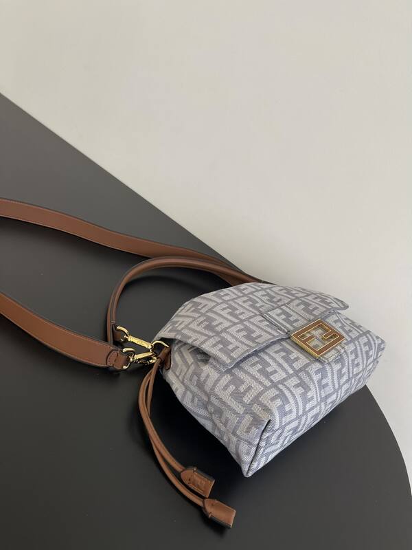 Fendi shoulder bag — Premium Replica