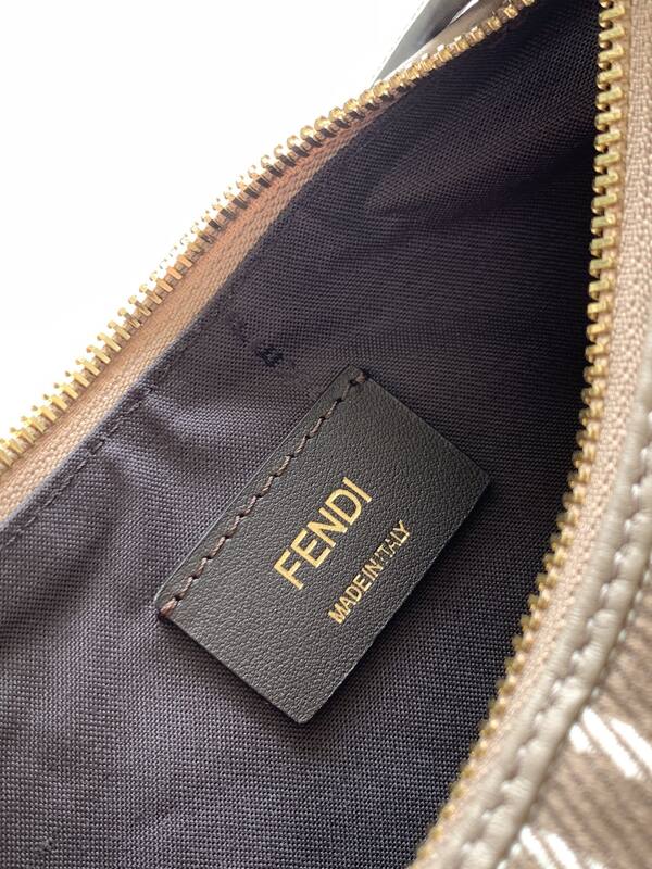 Fendi Monogram 25x18x10cm shoulder bag — 1:1 Replica