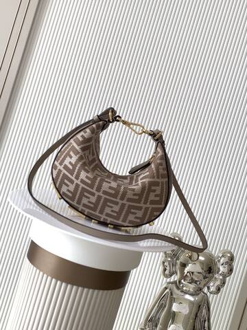 Fendi Monogram 25x18x10cm shoulder bag 1 1 Replica