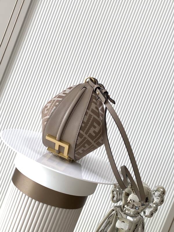 Fendi Monogram 25x18x10cm shoulder bag — 1:1 Replica