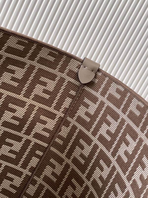 Fendi Brown 40x30x16cm shoulder bag — AAA Quality Replica