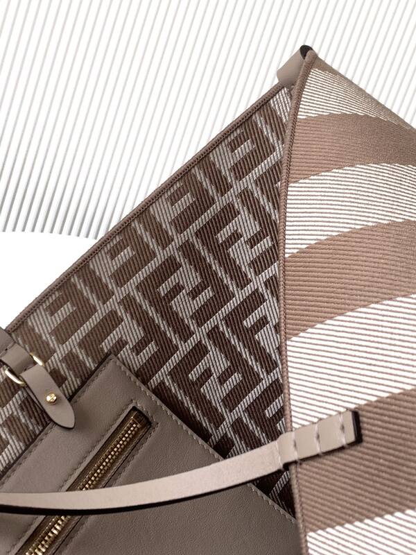 Fendi Brown 40x30x16cm shoulder bag — AAA Quality Replica