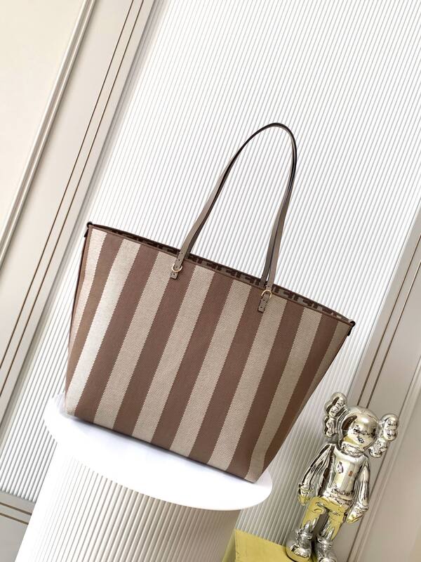 Fendi Brown 40x30x16cm shoulder bag — AAA Quality Replica