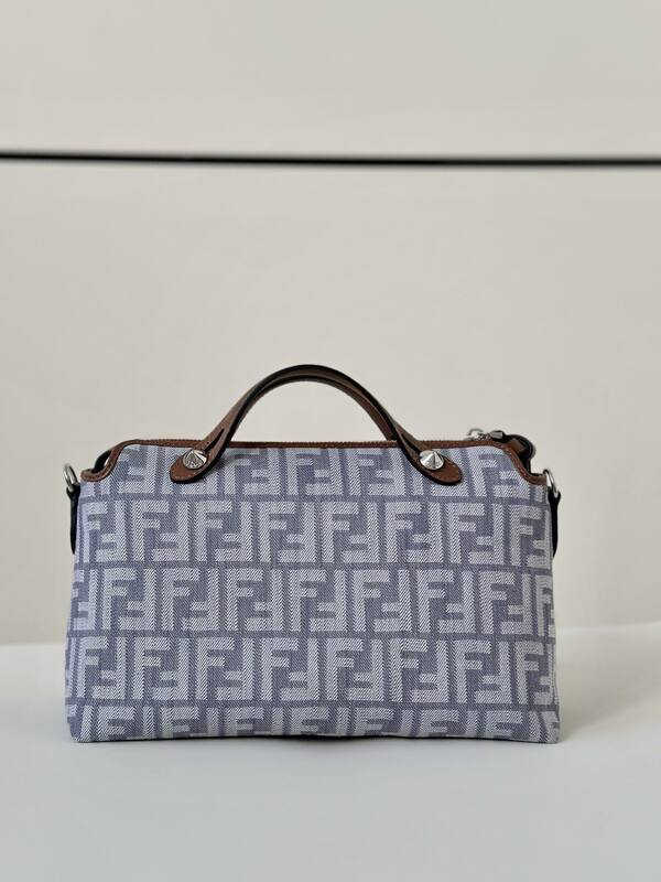 Fendi shoulder bag — AAA Quality Replica