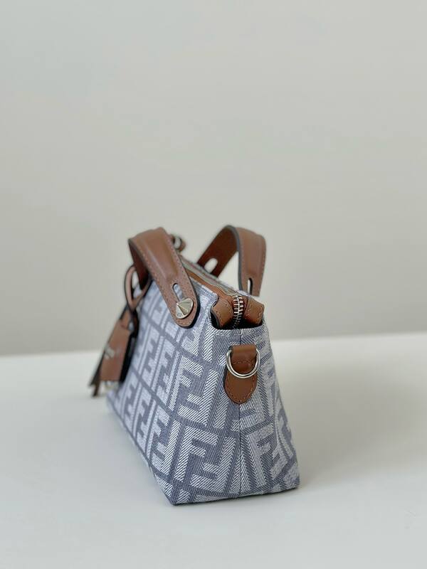 Fendi shoulder bag — AAA Quality Replica