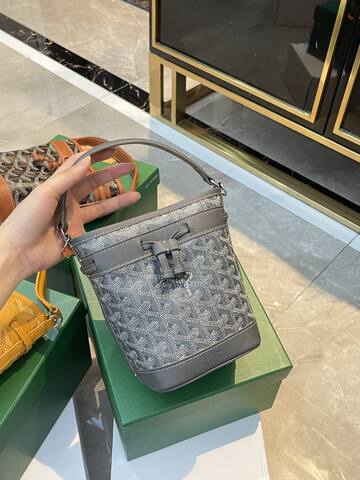 Goyard Grey 18x12cm shoulder bag 1 1 Replica