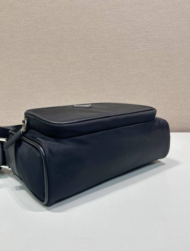 Prada Black shoulder bag — 1:1 Replica