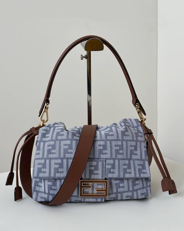 Fendi shoulder bag — 1:1 Replica