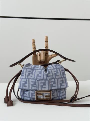 Fendi shoulder bag 1 1 Replica